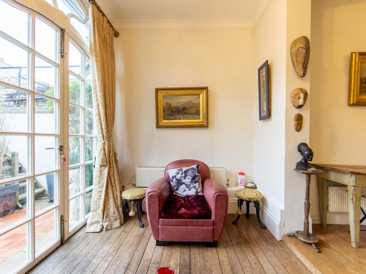 Pass The Keys Split-Floors Antique Apartment In Portobello Road Лондон Экстерьер фото