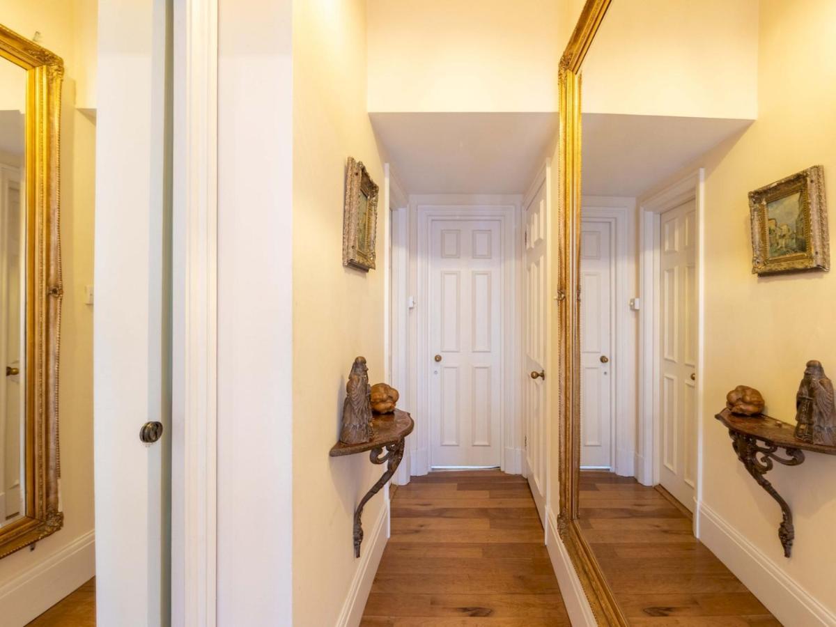 Pass The Keys Split-Floors Antique Apartment In Portobello Road Лондон Экстерьер фото