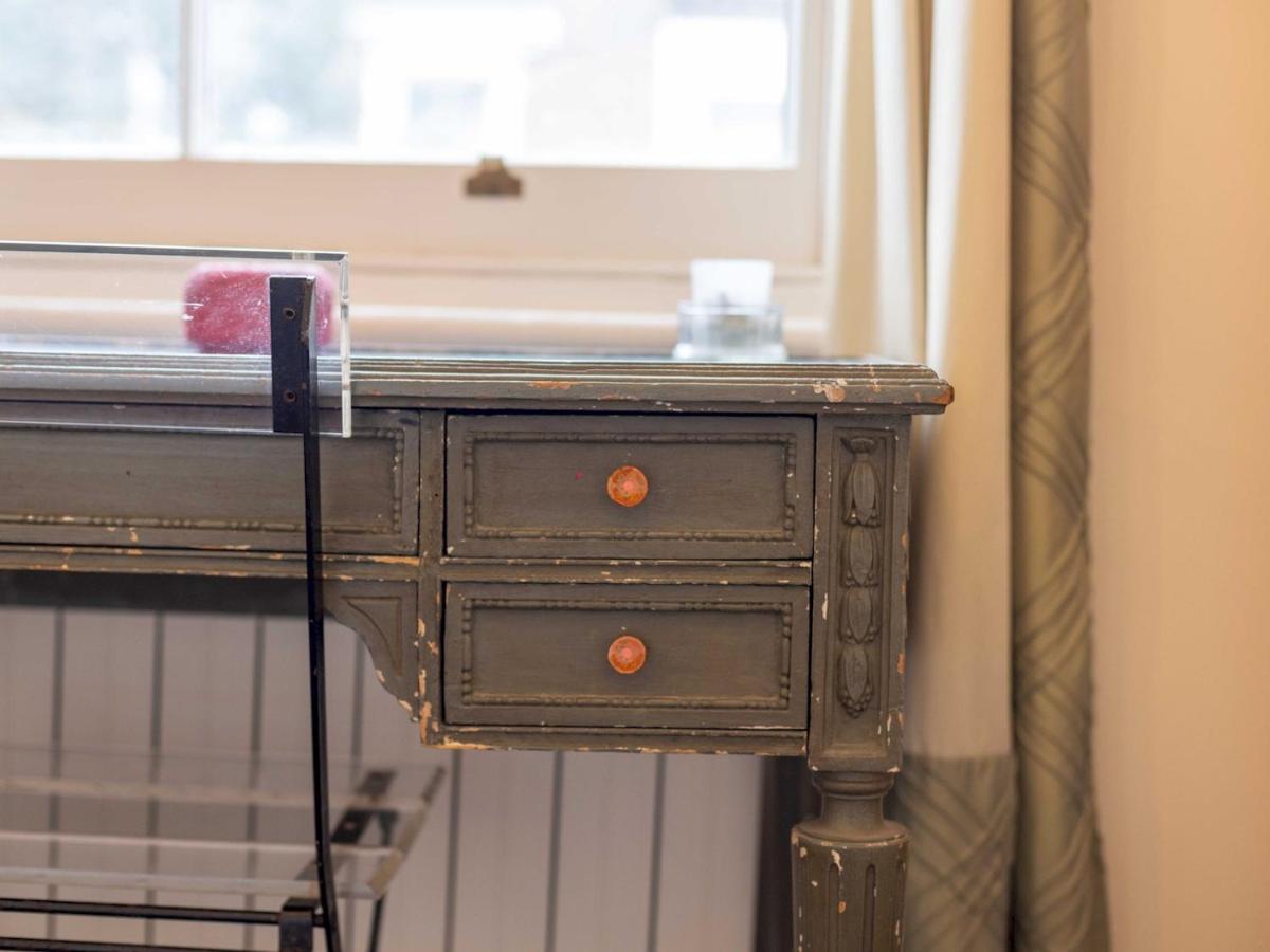 Pass The Keys Split-Floors Antique Apartment In Portobello Road Лондон Экстерьер фото